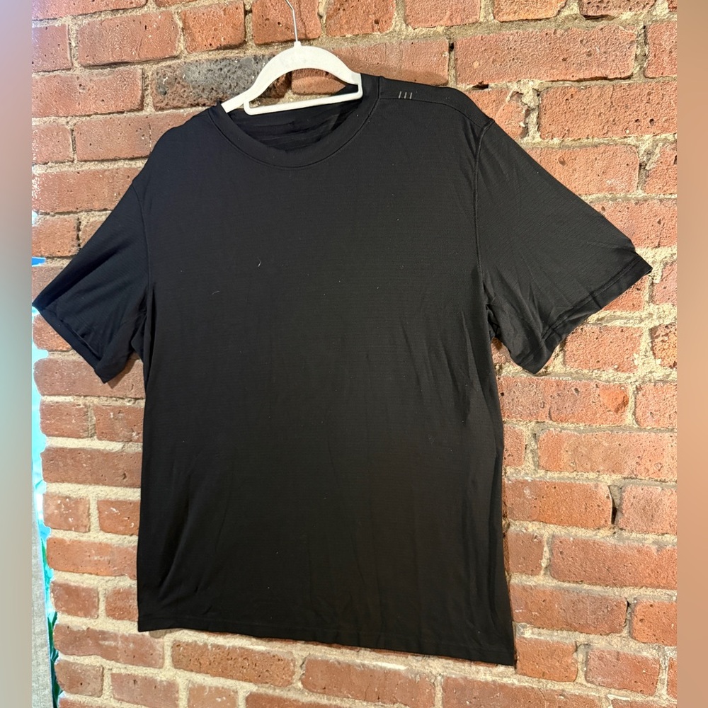Men’s Lululemon T-shirt